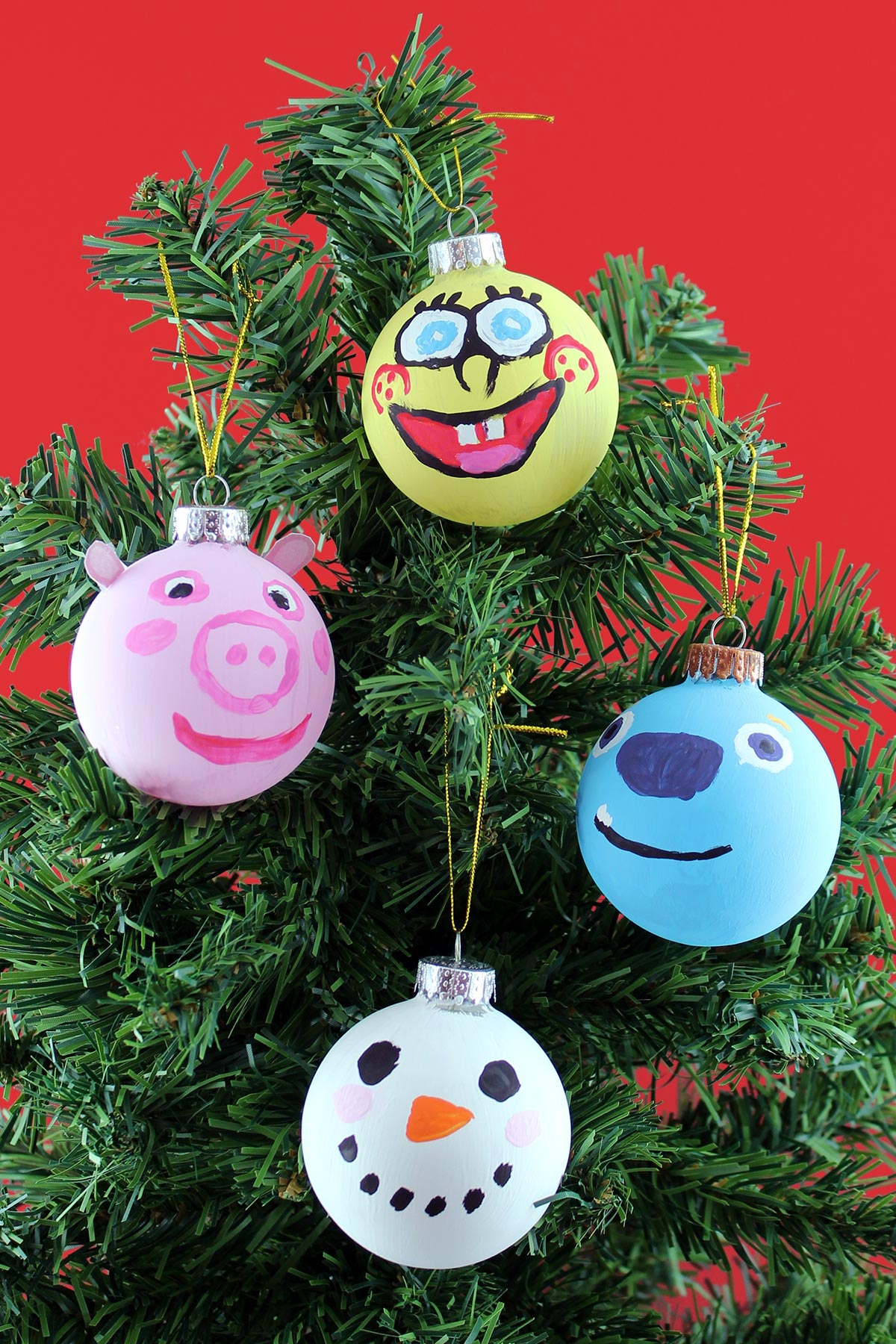 The Nickelodeon Family Gets Crafty for Christmas